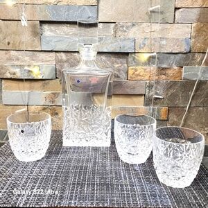 WHISKEY DECANTER SET